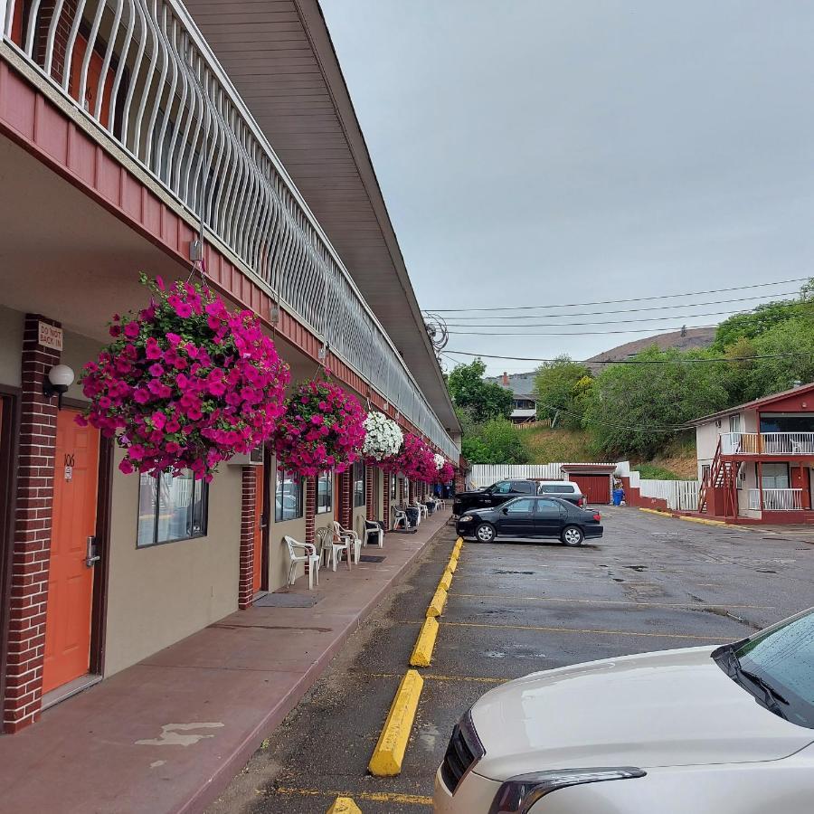 Canadas Best Value Inn&Suites-Vernon Extérieur photo