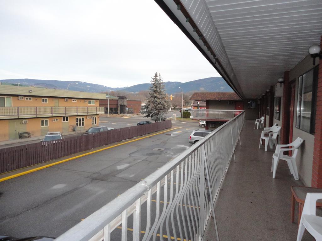 Canadas Best Value Inn&Suites-Vernon Extérieur photo