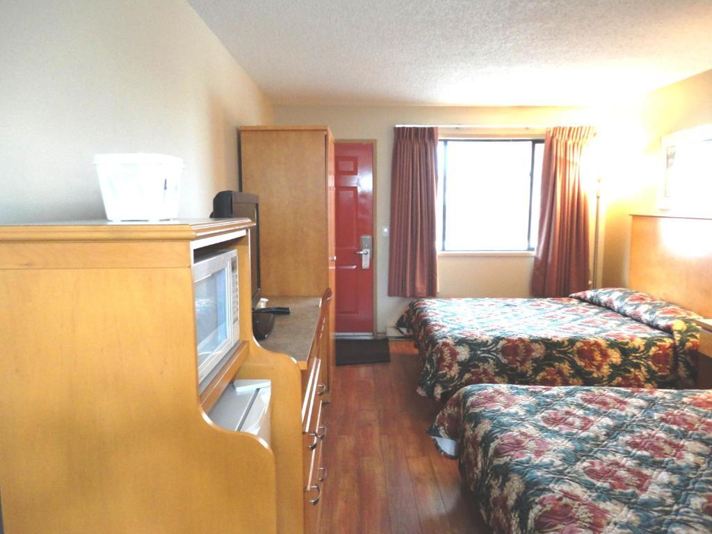 Canadas Best Value Inn&Suites-Vernon Extérieur photo