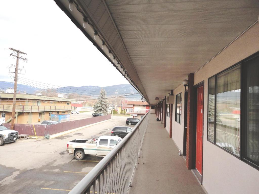 Canadas Best Value Inn&Suites-Vernon Extérieur photo
