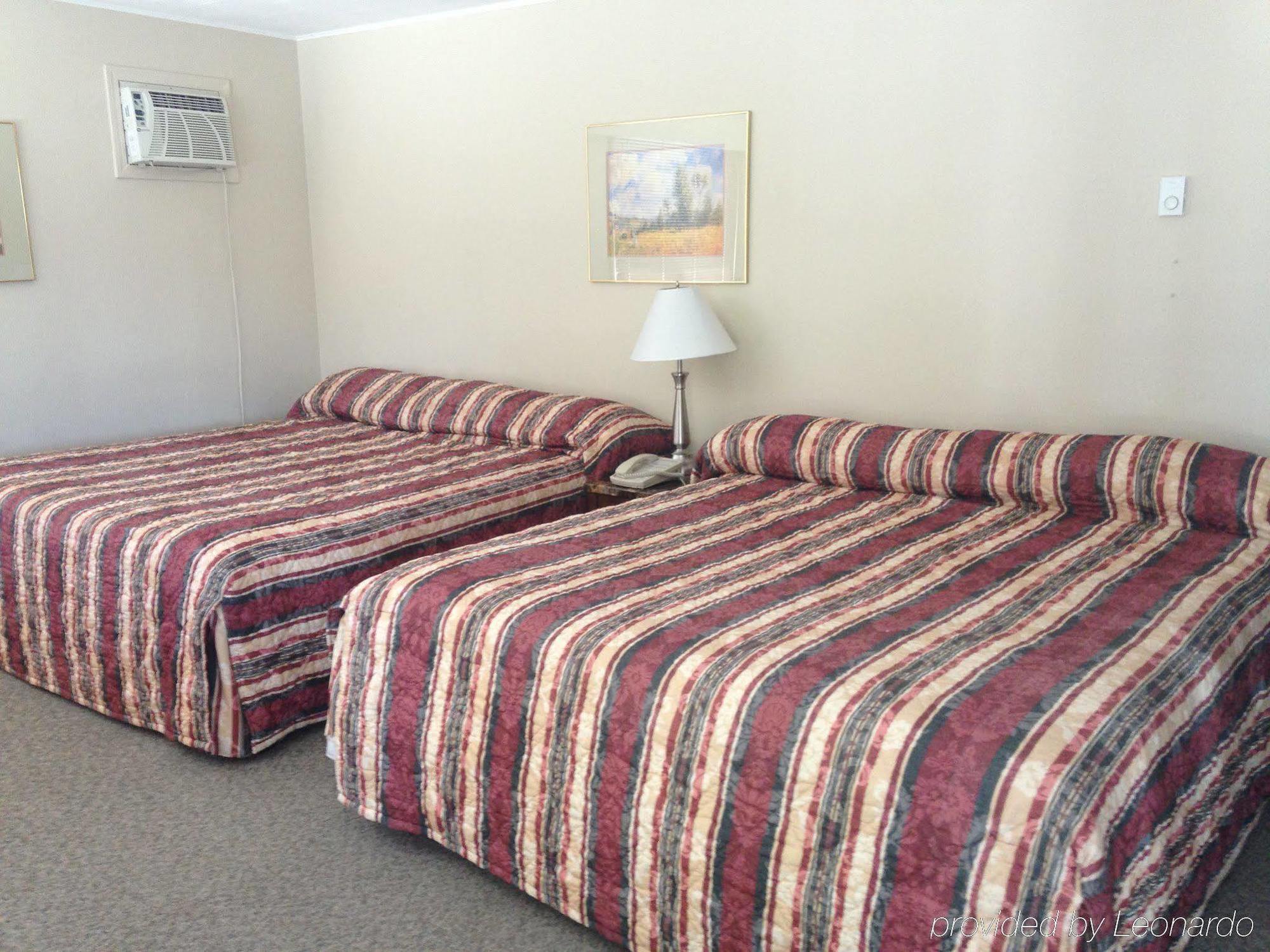 Canadas Best Value Inn&Suites-Vernon Extérieur photo